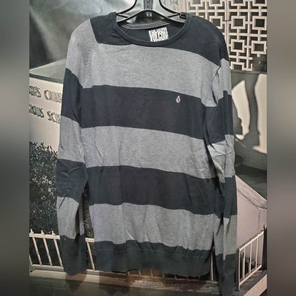 Volcom Striped Sweater Large |